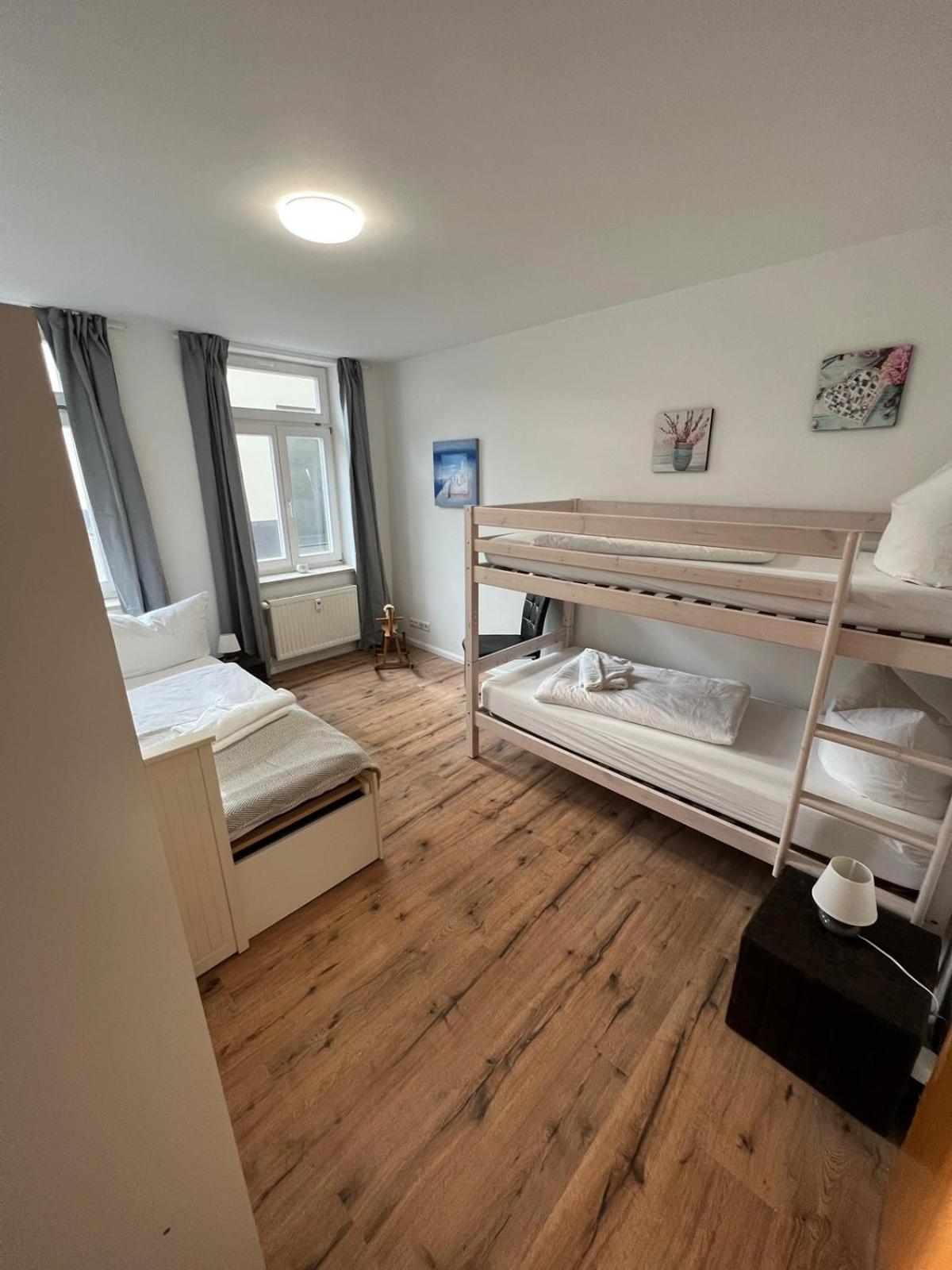 Apartment Bernstein Ruhig, Familienfreundlich Mit Garten Rostock Extérieur photo